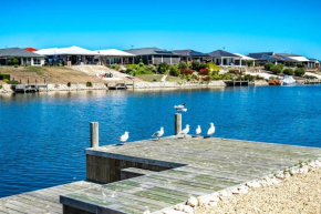Serenity 24 Tyro Pde Hindmarsh Island - No Linen Included